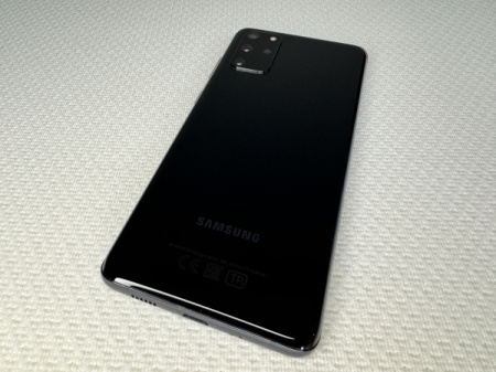 Samsung S20+ ar bezvadu lādētāju, Galaxy Buds bezvadu austiņam