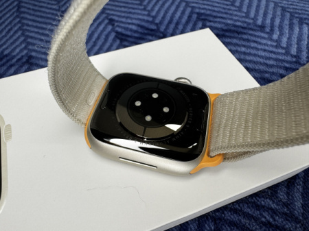 Apple Watch Series 9 41 mm Starlight Aluminium Sport Loop