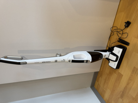 Rokas akumulatora putekļu sūcējs Concept Vp4150 labā stavoklī