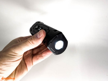 Ultraskaņas suņu atbaidītājs ar lukturīti (līdz 15 m).